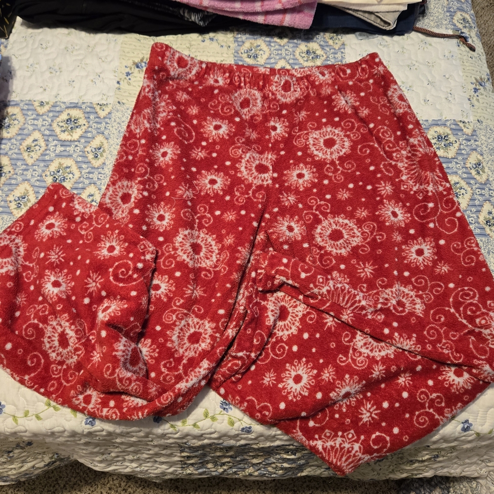 Cozy Red Floral Women's Pajama Pants